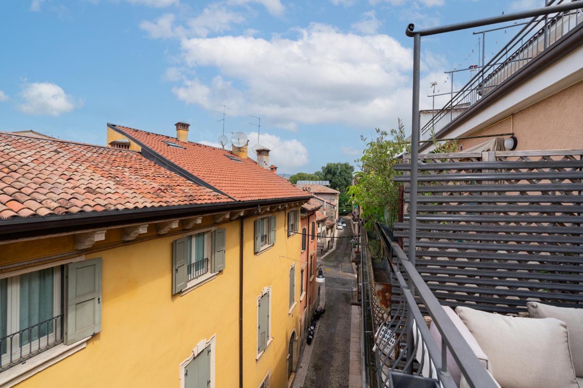 Domus Verona - Ampia Residenza Filippini A Pochi Passi Dall'Arena Rum bild