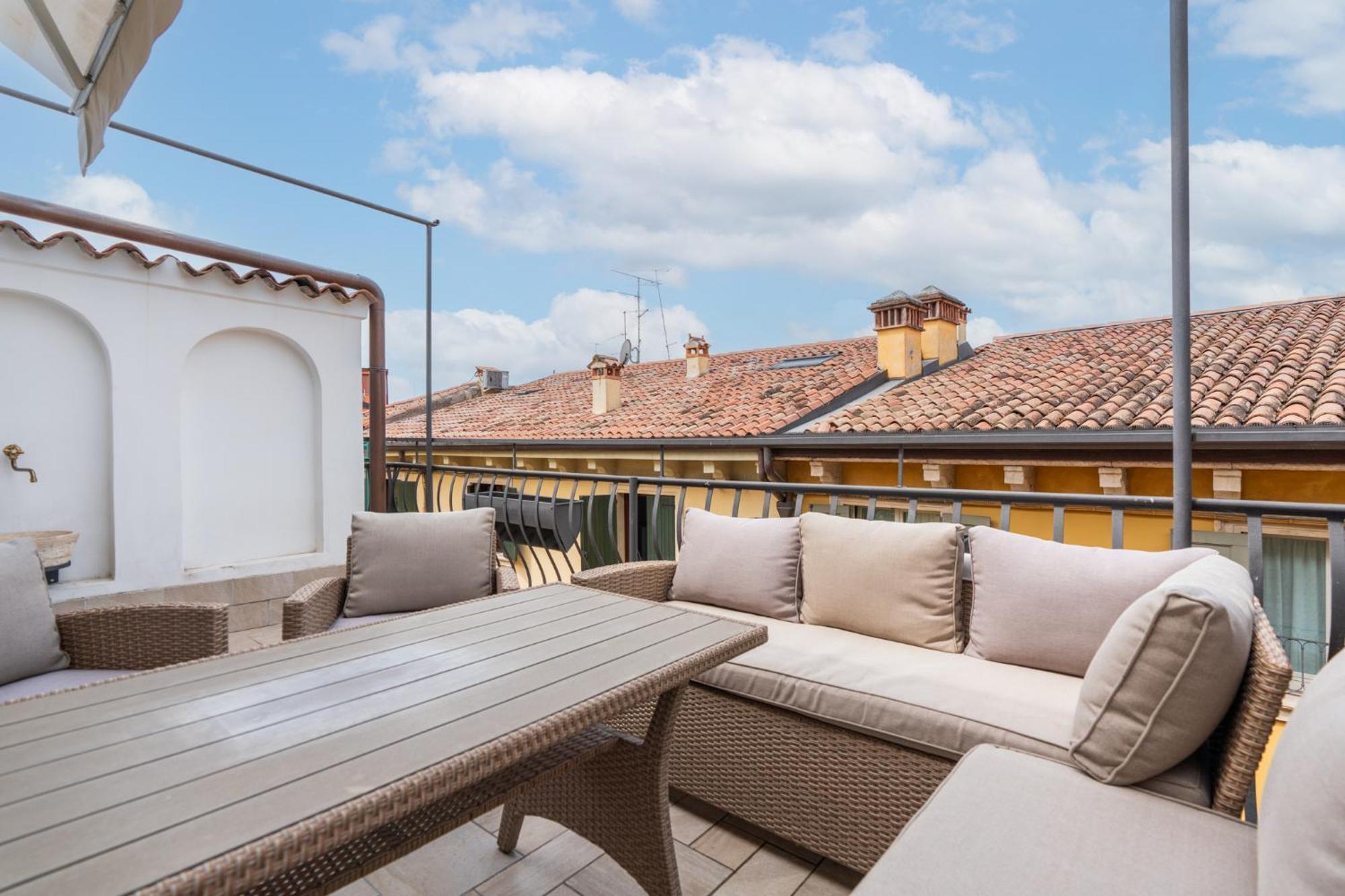 Domus Verona - Ampia Residenza Filippini A Pochi Passi Dall'Arena Exteriör bild