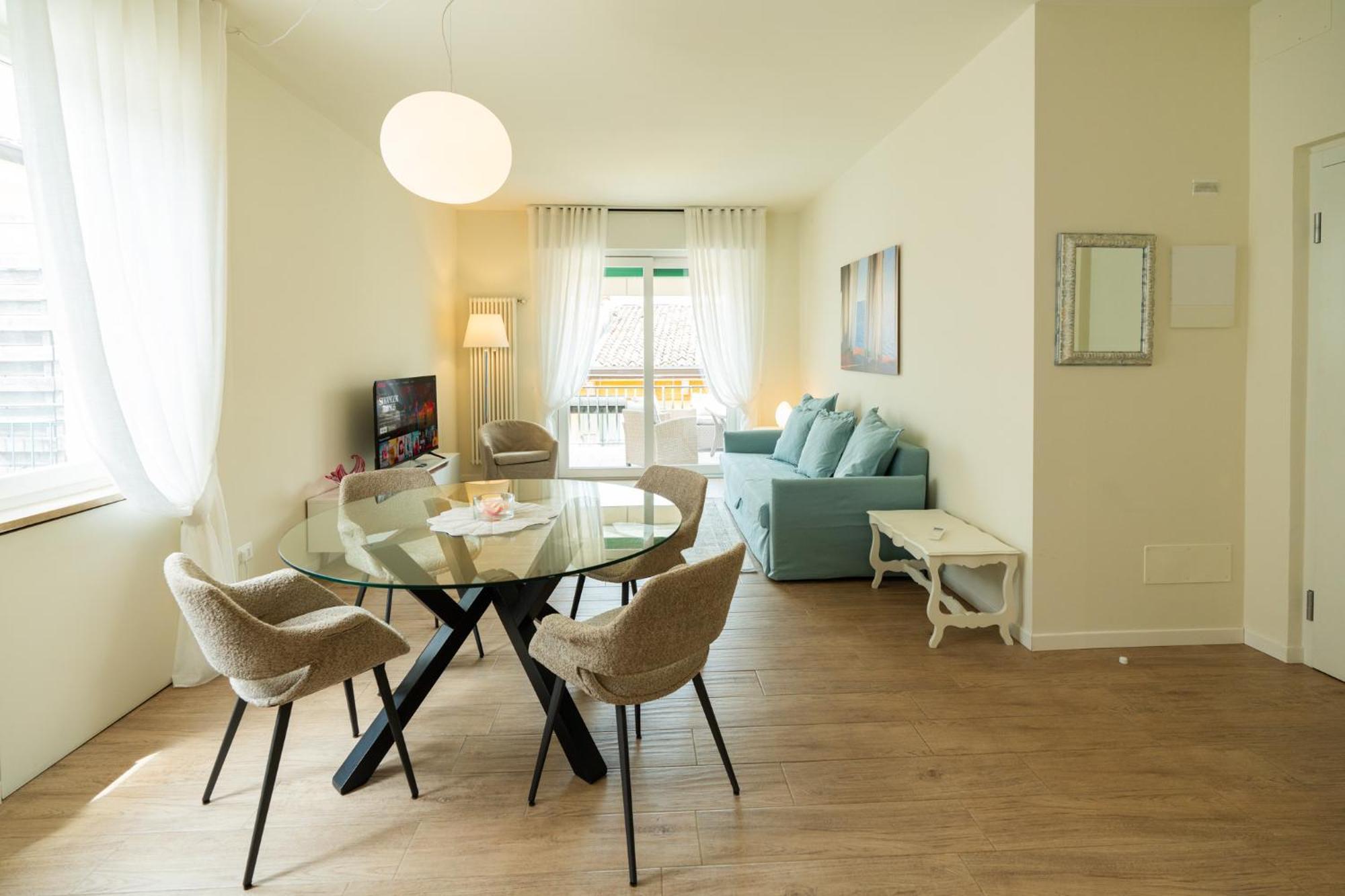 Domus Verona - Ampia Residenza Filippini A Pochi Passi Dall'Arena Exteriör bild